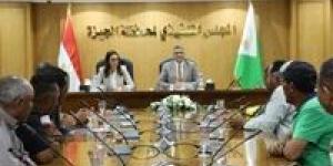 محافظ
الجيزة
يسلّم
شهادات
محو
الأمية
لـ
18
من
العاملين
بالمنطقة
الأثرية
بالهرم
