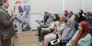 محافظ
      كفر
      الشيخ
      يتابع
      فعاليات
      اليوم
      الخامس
      من
      برنامج
      «المرأة
      تقود
      بالمحافظات
      المصرية»