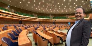 ريان
      يترشح
      لانتخابات
      البرلمان
      الهولندي