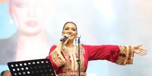 لمنور
      تدشن
      الصيف
      بأغنية
      خليجية