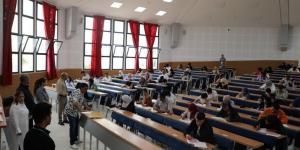 رصيف
الصحافة:
تدابير
غير
مسبوقة
ترافق
الامتحانات
في
كلية
الحقوق
بمكناس
