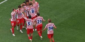أتلتيكو
      مدريد
      يضرب
      سياتل
      بثلاثية
     ...