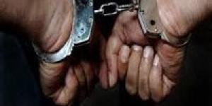 ضبط
      شخصين
      بتهمة
      سرقة
      المساكن
      باسلوب
      التسلل
      في
      القاهرة