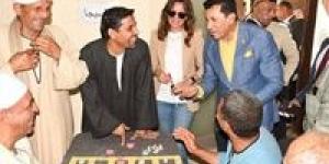 وزير
      الشباب
      والرياضة
      يشهد
      انطلاق
      مهرجان
      الألعاب
      الشعبية
      والتراثية
      بنادي
      أبو
      الهول
      بحضور
      نائب
      محافظ
      الجيزة