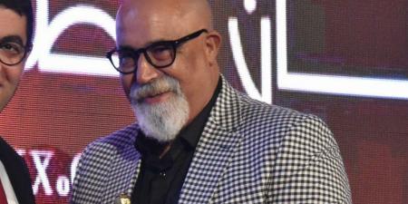 خيي
      يرافق
      "المسخوط"
      في
      الكوميديا