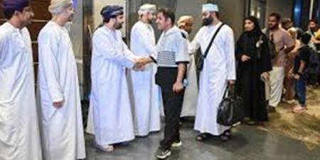 سلطنة
      عُمان
      تعلن
      إجلاء
      294
      مواطنا
      من
      إيران