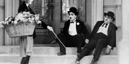 سينما
      الخادمات..
      من
      عنصر
      هامشي
      إلى
      شخصية
      تعكس
      تحولات
      المجتمع