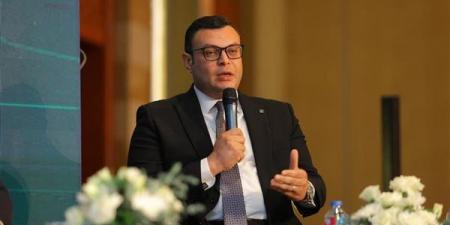 وزير
      الإسكان:
      خلق
      صناديق
      استثمارية
  ...