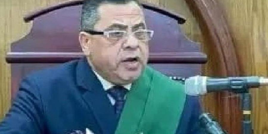 تأييد
      حكم
      الإعدام
      والسجن
      بأحكام
      متفاوتة
      للمتهمين
      بقتل
      شخص
      والشروع
      فى
      قتل
      نجليه
      بالشرقية