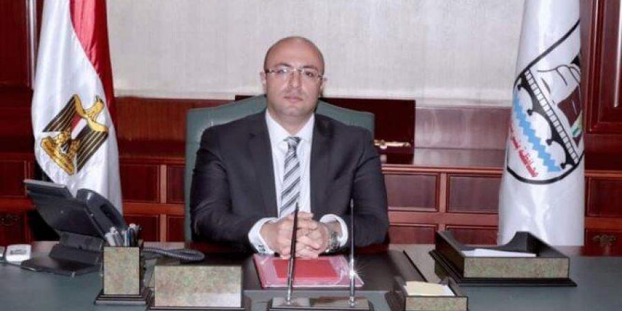 بعد
      الرسوب
      الجماعي
      للطلاب..
      محافظ
      بني
      سويف
      يأمر
      بصرف
      مكافأة
      لرؤساء
      لجان
      امتحانات
      حميدة
      أبو
      الحسن