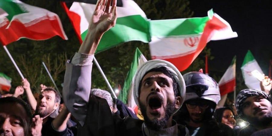 المغرب
      أولًا
      ..
      ومن
      يرفع
      "راية
      إيران"
      يسقط
      في
      امتحان
      الوطنية
