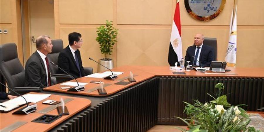 كامل
      الوزير
      يبحث
      مع
      "ميتسوبيشي"
      ...