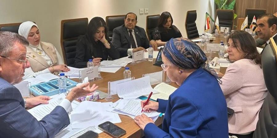 أمانة
      الصحة
      بالجبهة
      الوطنية
      تواصل
   ...
