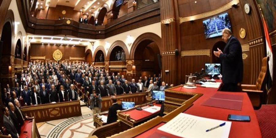 مجلس
      الشيوخ
      يناقش
      مقترحًا
      لإعادة
     ...