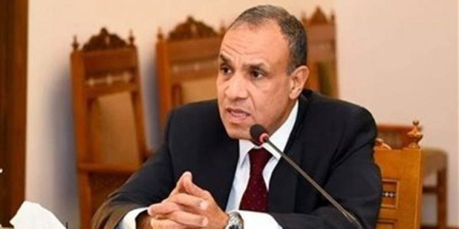 وزير
      الخارجية
      يشارك
      في
      الجلسة
      ...