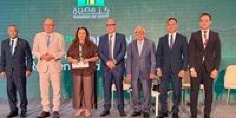 السفير
      السوداني
      بالقاهرة
      متحدثا
      في
      أعمال
      ملتقى
      بناة
      مصر