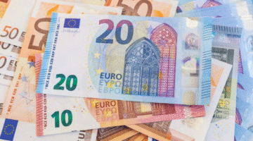 “قفزة تاريخية غير مسبوقة”.. ارتفاع سعر اليورو مقابل الدينار الجزائري اليوم الأربعاء 30 أفريل 2025 وتحركات مفاجئة تلهب تعاملات السوق السوداء والمصارف الرسمية