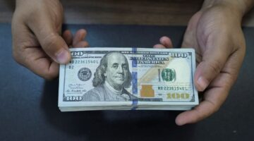 انخفاض صادم”.. سعر صرف 100 دولار مقابل الدينار العراقي اليوم الخميس 1 مايو 2025 في العراق