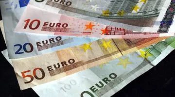 شحال سجل .. تحرك عنيف في سعر الأورو في السكوار مقابل الدينار الجزائري اليوم السبت 3/5/2025
