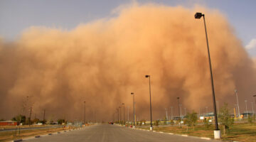 حالة الطقس غداً .. المركز الوطني للأرصاد الجوية يهيب بالمواطنين الحذر من اجتياح موجه غبارية المملكة اليوم