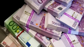 الأورو يحطم التوقعات مجدداً .. سعر 100 يورو بالدينار الجزائري في السكوار اليوم 1 ماي 2025